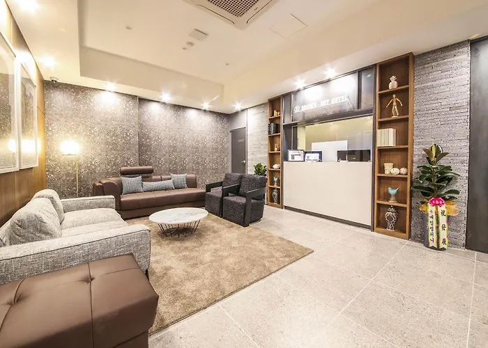 Hotel Brown-dot Gupo 3*