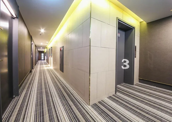 Brown-dot Gupo Hotel 3*