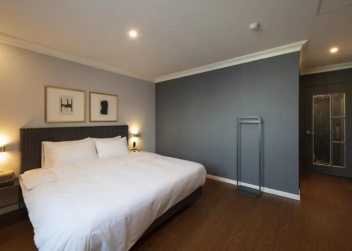 Brown-dot Gupo Hotel